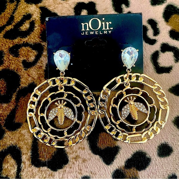 nOir Double circle rhinestone Bee earrings - Picture 4 of 5